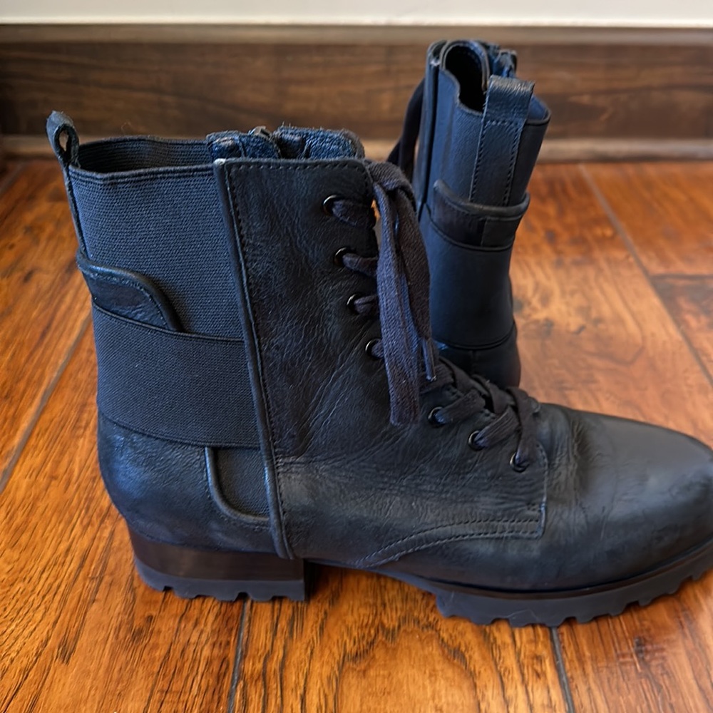 Donald J Pliner Bootie - Picture 4 of 7